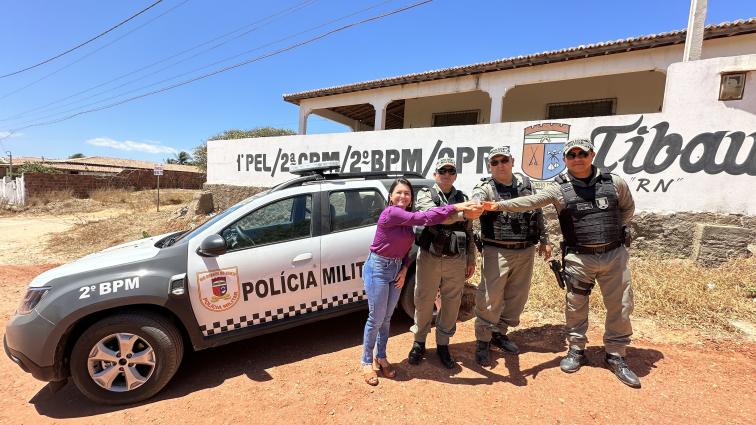 A Prefeita Lidiane Marques reforça segurança com entrega de nova viatura