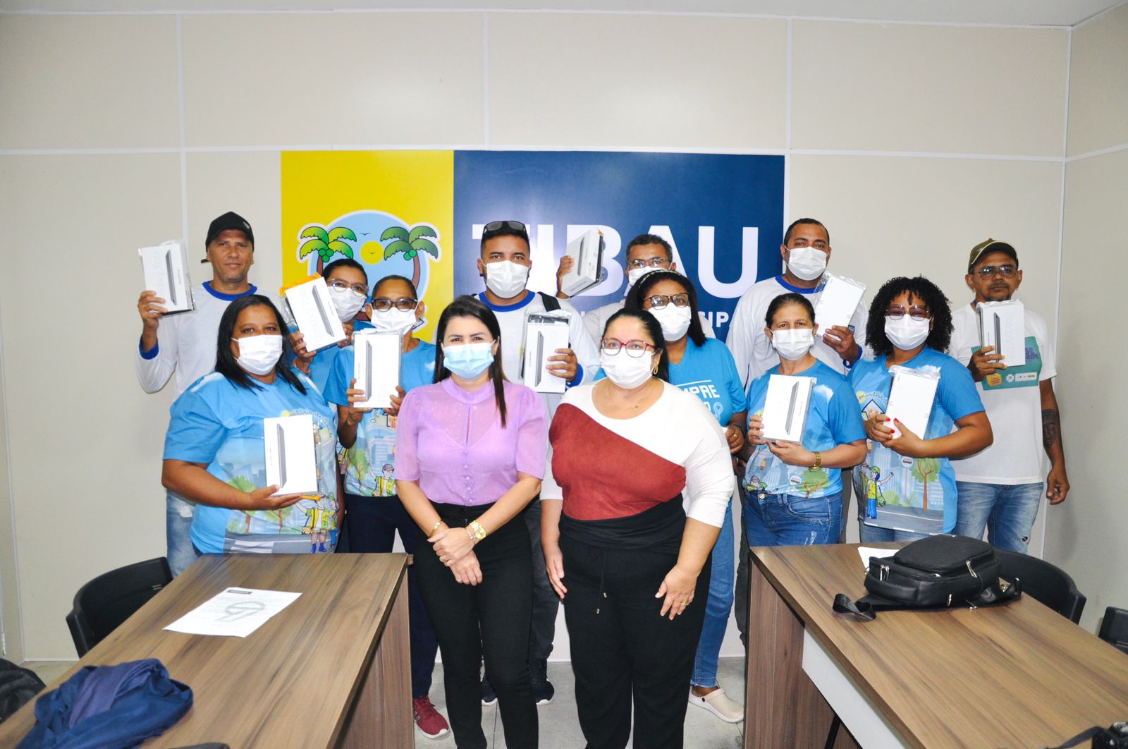 Prefeitura de Tibau realiza entrega de tablets para Agentes Comunitários