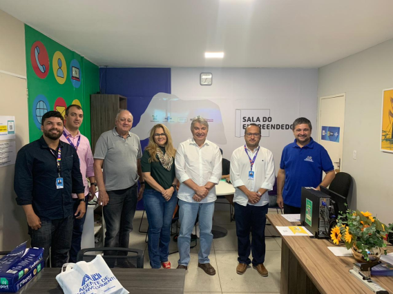 Sala do Empreendedor de Tibau recebe visita de Gestora de Políticas Públicas do Sebrae/RN